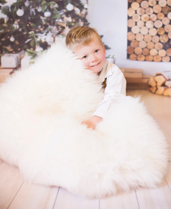 White sheepskin XL